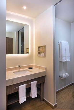 2 Queen Beds W/Mini-Fridge Nonsmoking