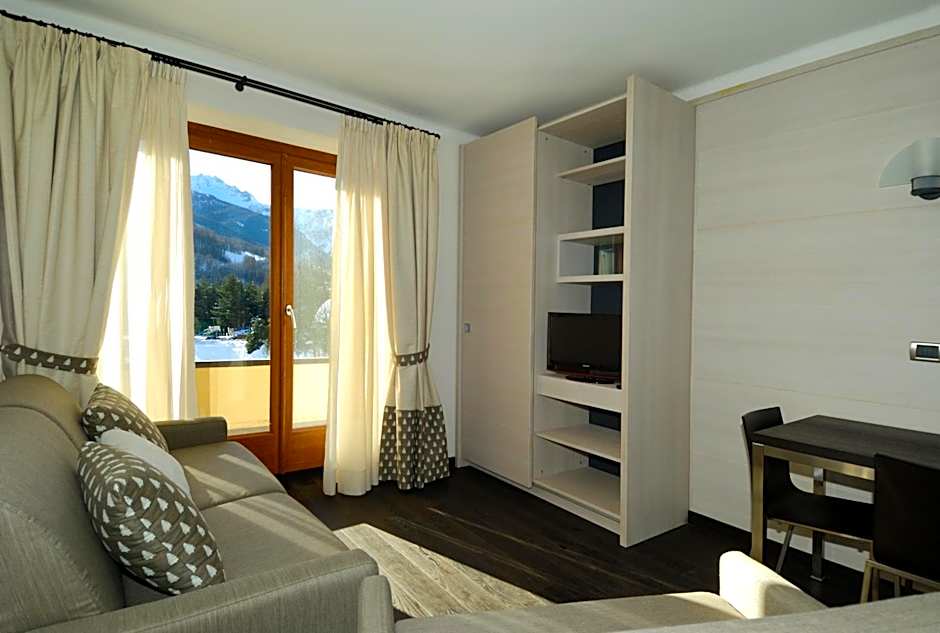 Hotel Bucaneve