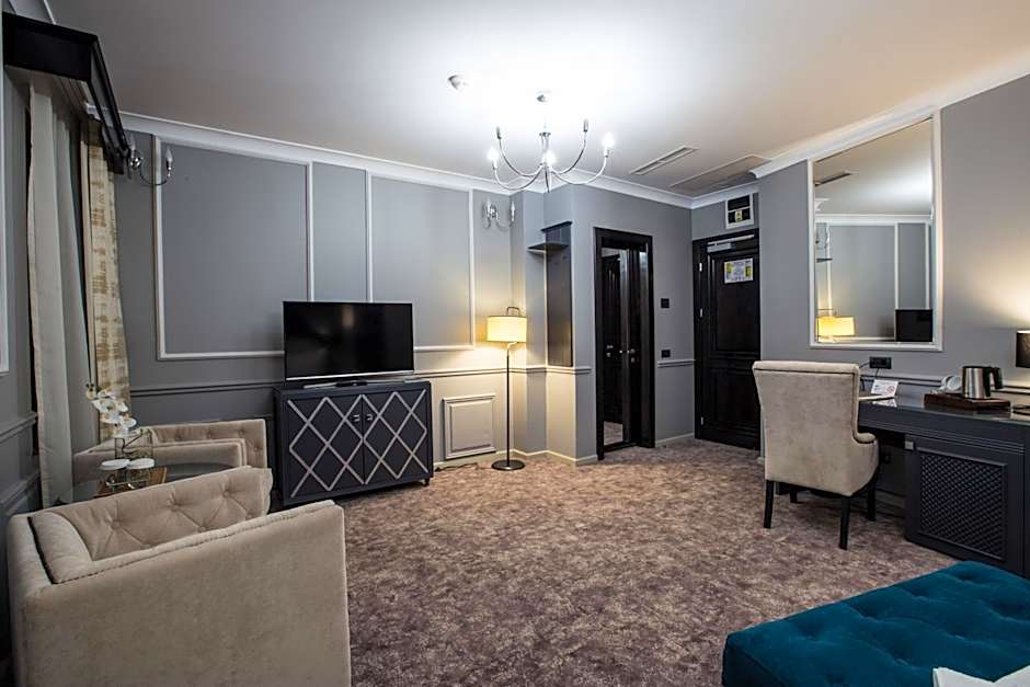 Peninsula Boutique Hotel