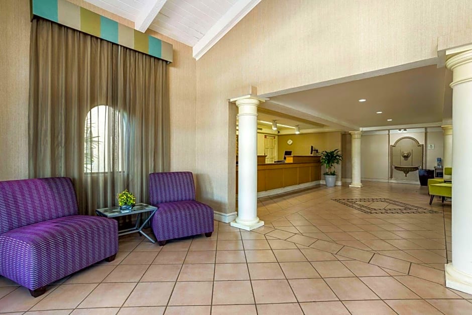 La Quinta Inn & Suites by Wyndham Tampa Bay Airport