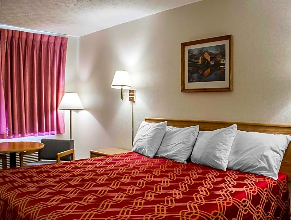 Econo Lodge Worthington