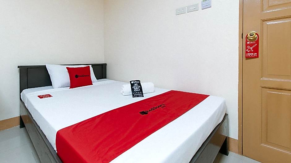 RedDoorz @ Isabelita Hotel Tugegarao
