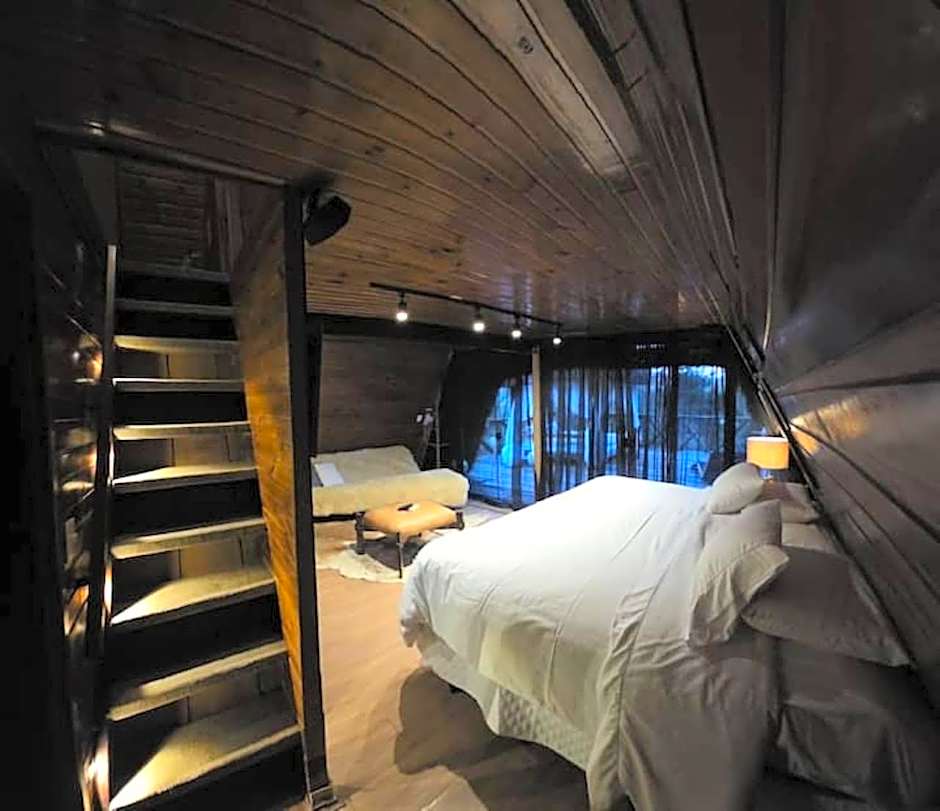 Chalét com jacuzzi sauna lareira e telao cinema