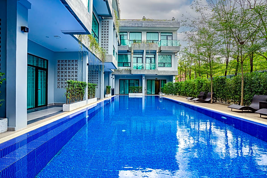 Rainforest Hotel by NSUN