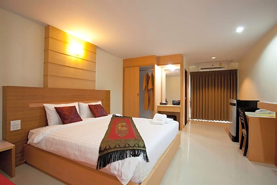 Amnauysuk Hotel