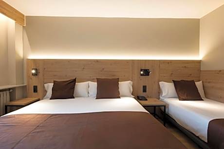 Triple Room with Balcony