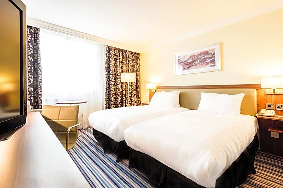 Photo 1 of 2 of Standard 2 Twin Beds, Sea View