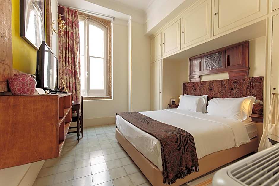 Photo 1 of 4 of Small Double Room