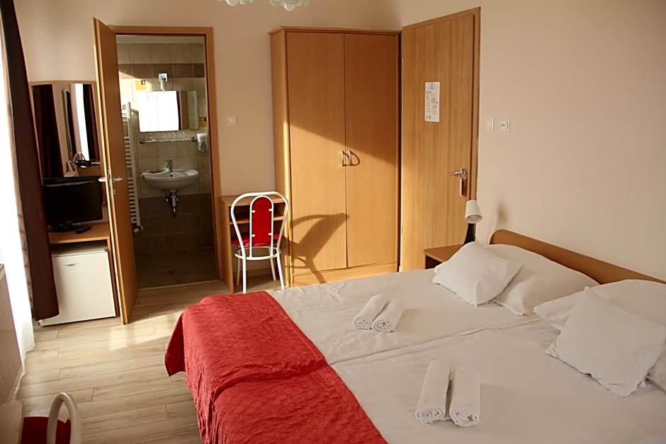 Hotel Rose City