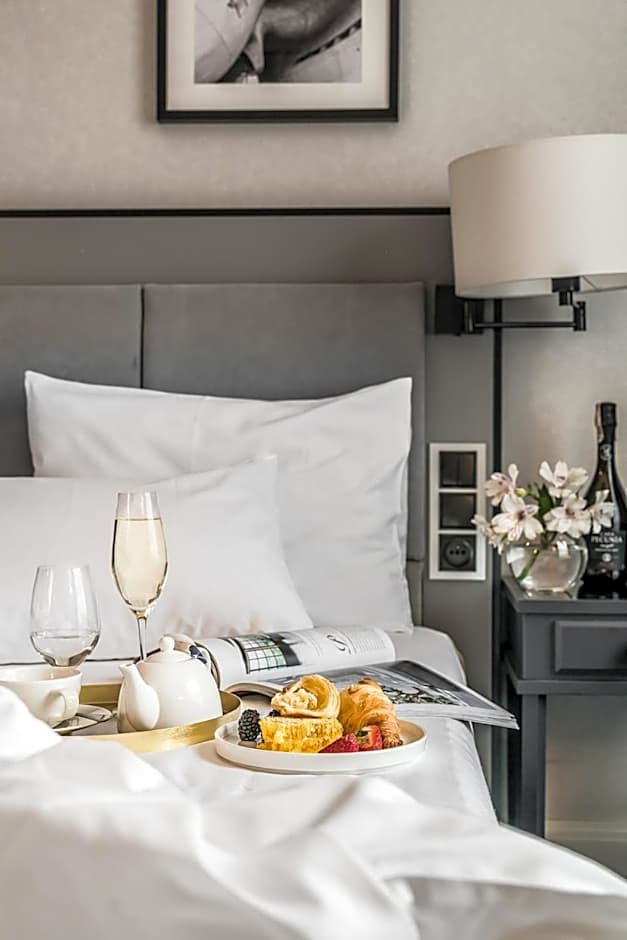 Hotel Teatro Boutique Old Town - Destigo Hotels