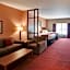 Quality Suites Near Cedar Creek Lake