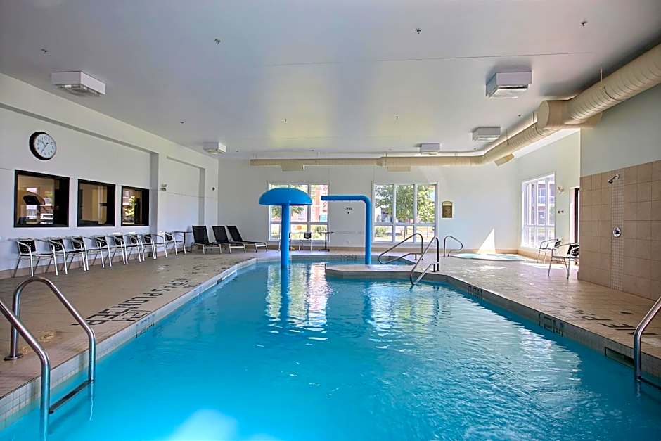 Super 8 by Wyndham Lachenaie/Terrebonne