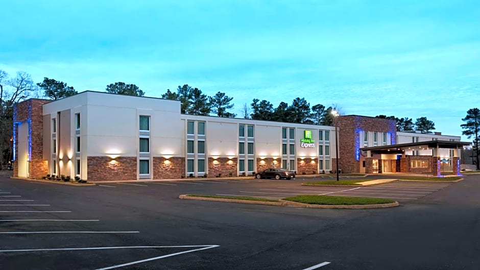 Holiday Inn Express Williamsbrg Busch Gardens Area By IHG