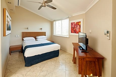 Collections Two-Bedroom Deluxe Apartment