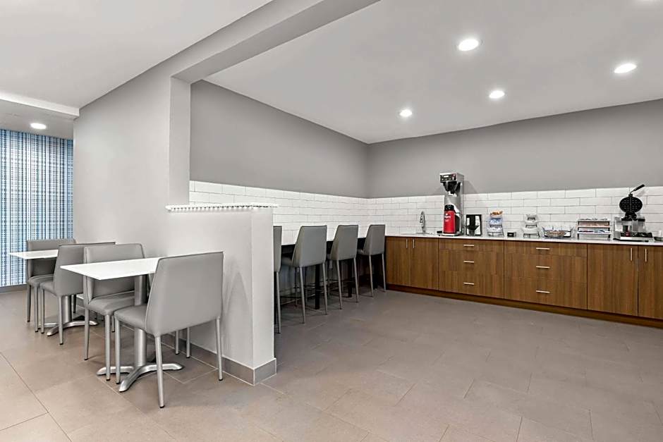 Microtel Inn & Suites By Wyndham Tulsa East