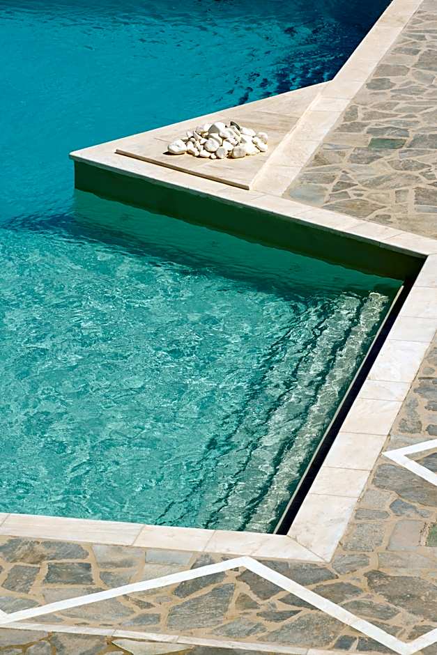 Mr & Mrs White Tinos