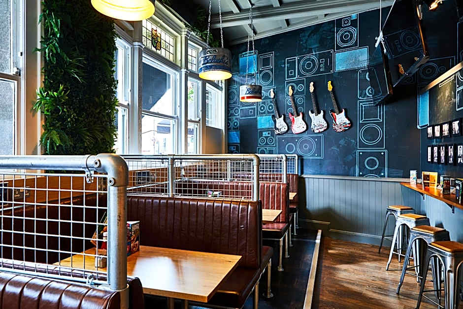 St Christopher's Hammersmith