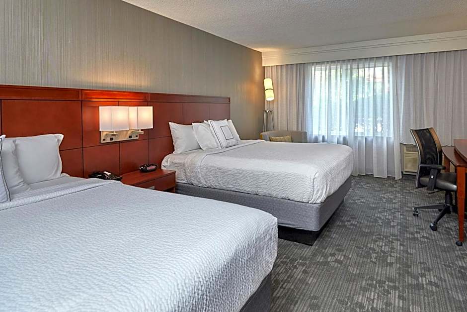 Photo 1 of 5 of 2 Queen Beds