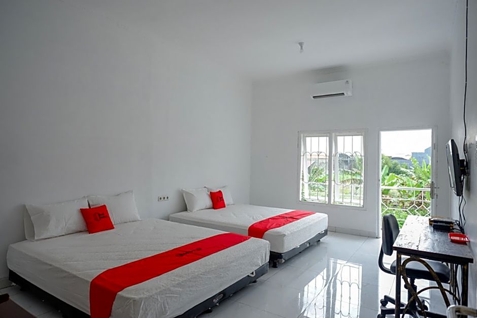 RedDoorz Syariah near UMS Solo - RSO Soeharso