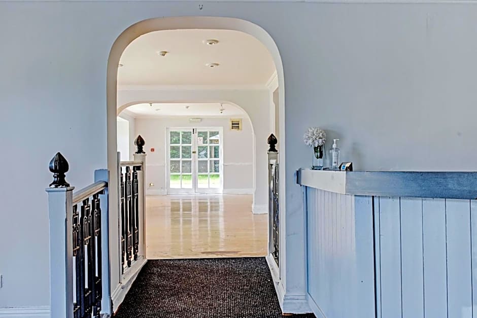 The Gables Hotel, Birmingham Airport