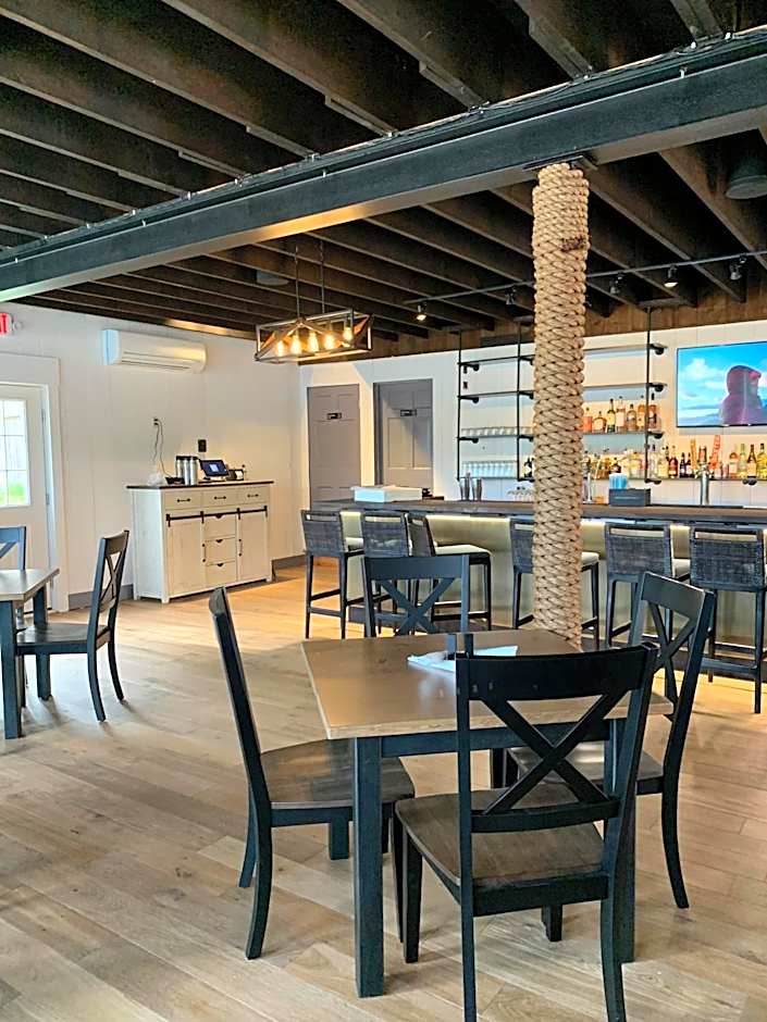 Smuggler's Cove Inn