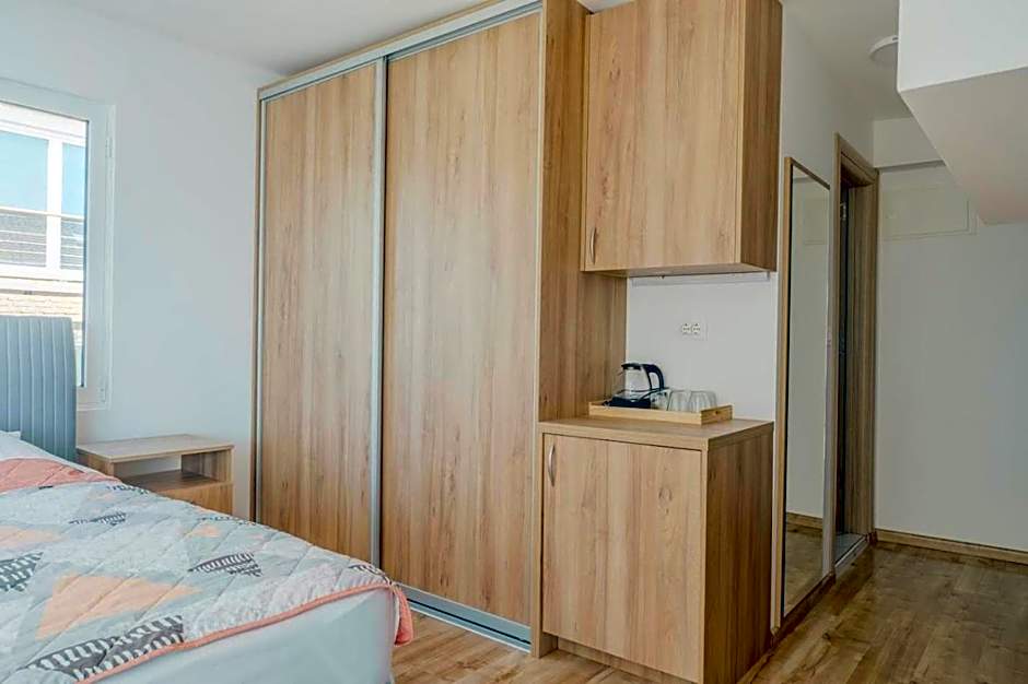 Hotel R