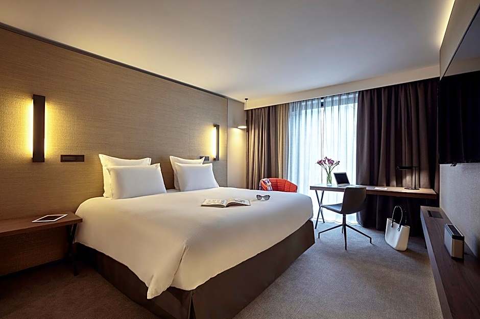 Radisson Blu CDG Airport Terminal Hotel, Paris