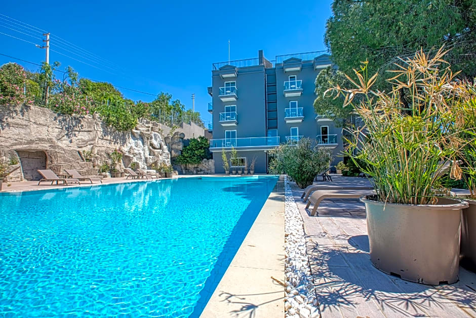 Aegean Apartments - Marina & Chios Island View