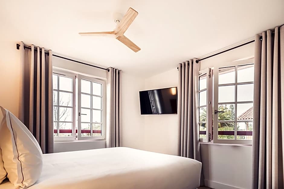 Hôtel INDARRA & SPA - Piscine