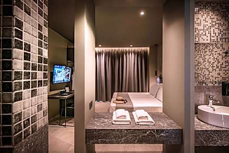 Petousis Hotel & Suites