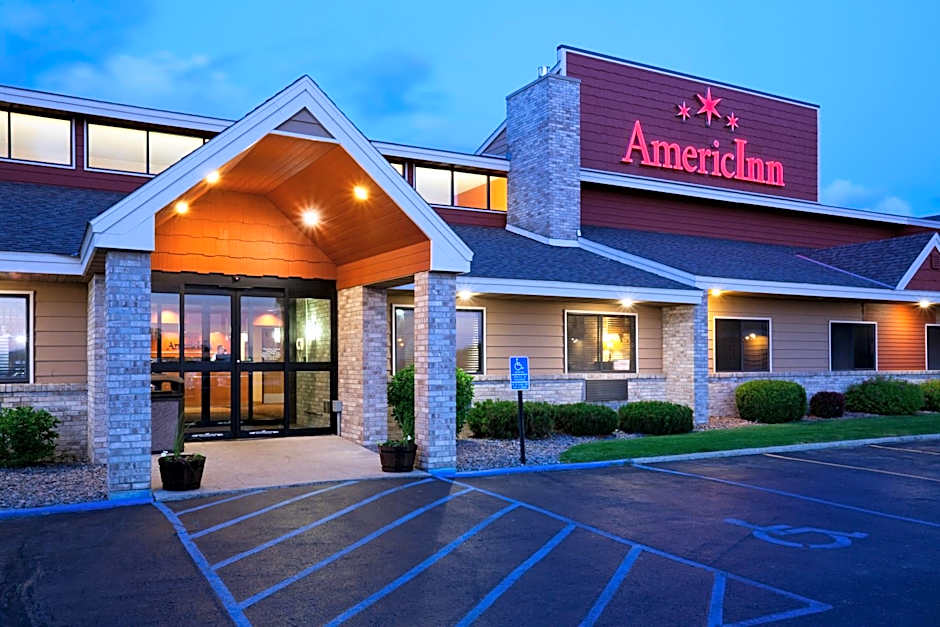 AmericInn by Wyndham Fergus Falls - Conference Center