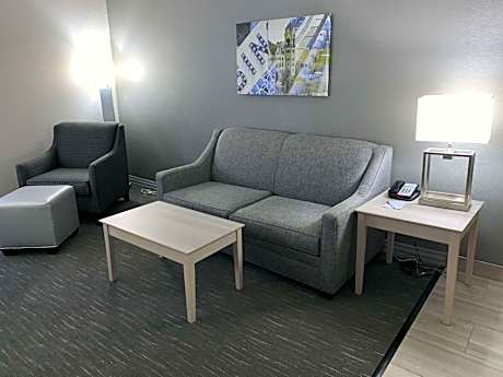 Queen Suite with Two Queen Beds and Bath Tub - Disability Access
