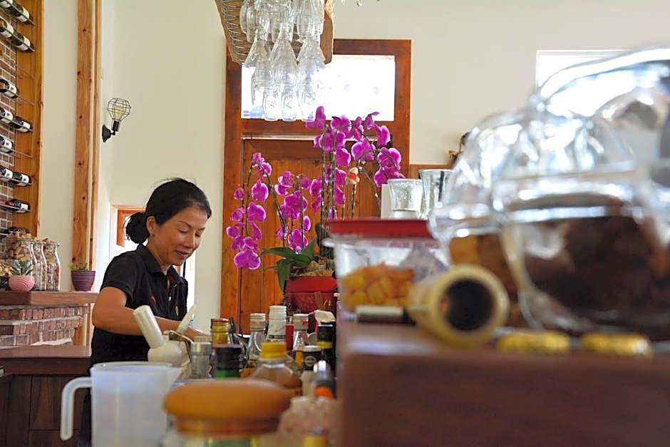 La Fleur BnB & Restaurant