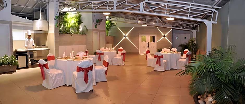 The Central Court Hotel