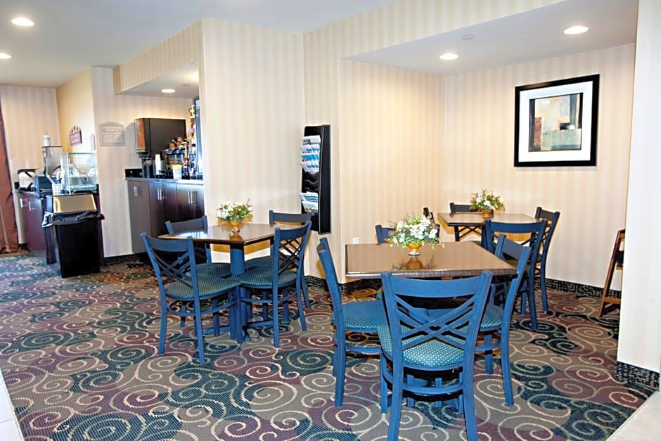 Cobblestone Inn & Suites - Langdon