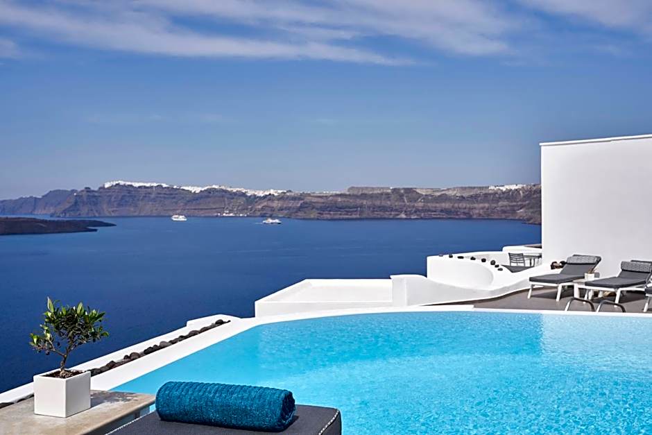 Apanemo Hotel & Suites