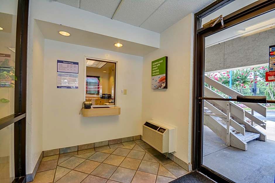 Motel 6-Birmingham, AL