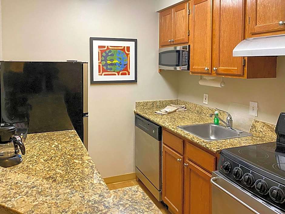 MainStay Suites Middleburg Heights Cleveland Airport