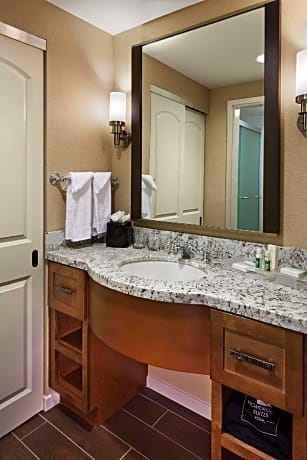 1 King Mobility Hearing Accessible Roll In Shower Suite Non-Smoking