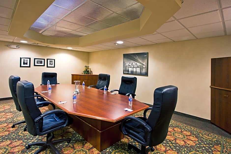 Holiday Inn Express Hotel & Suites Waterford by IHG