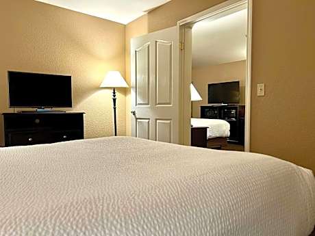 Two-Room Suite with One King and One Queen Bed - Non-Smoking