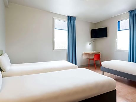 TRIPLE - Room for 3 people with 3 single beds