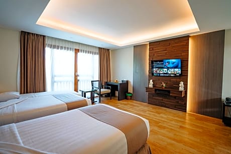 Two-Bedroom Villa with Private Pool and Bathtub