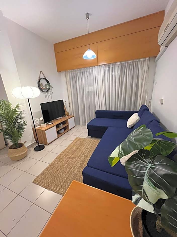 Makenzie 2 rooms first line beach