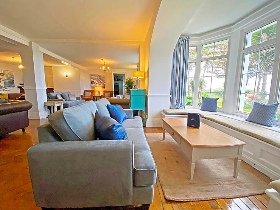 The White House Hotel