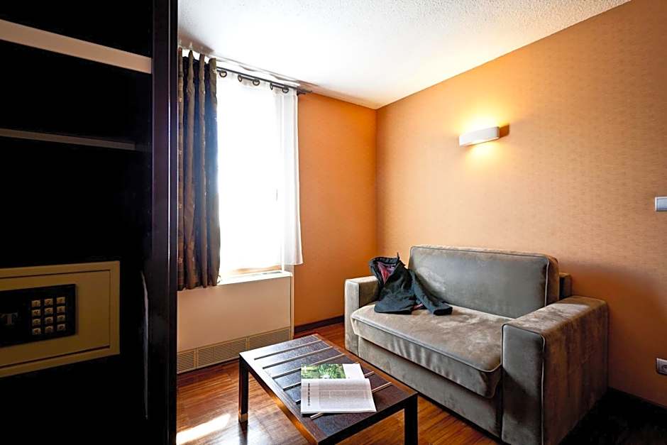 Kyriad Lyon Sud - Saint Genis Laval