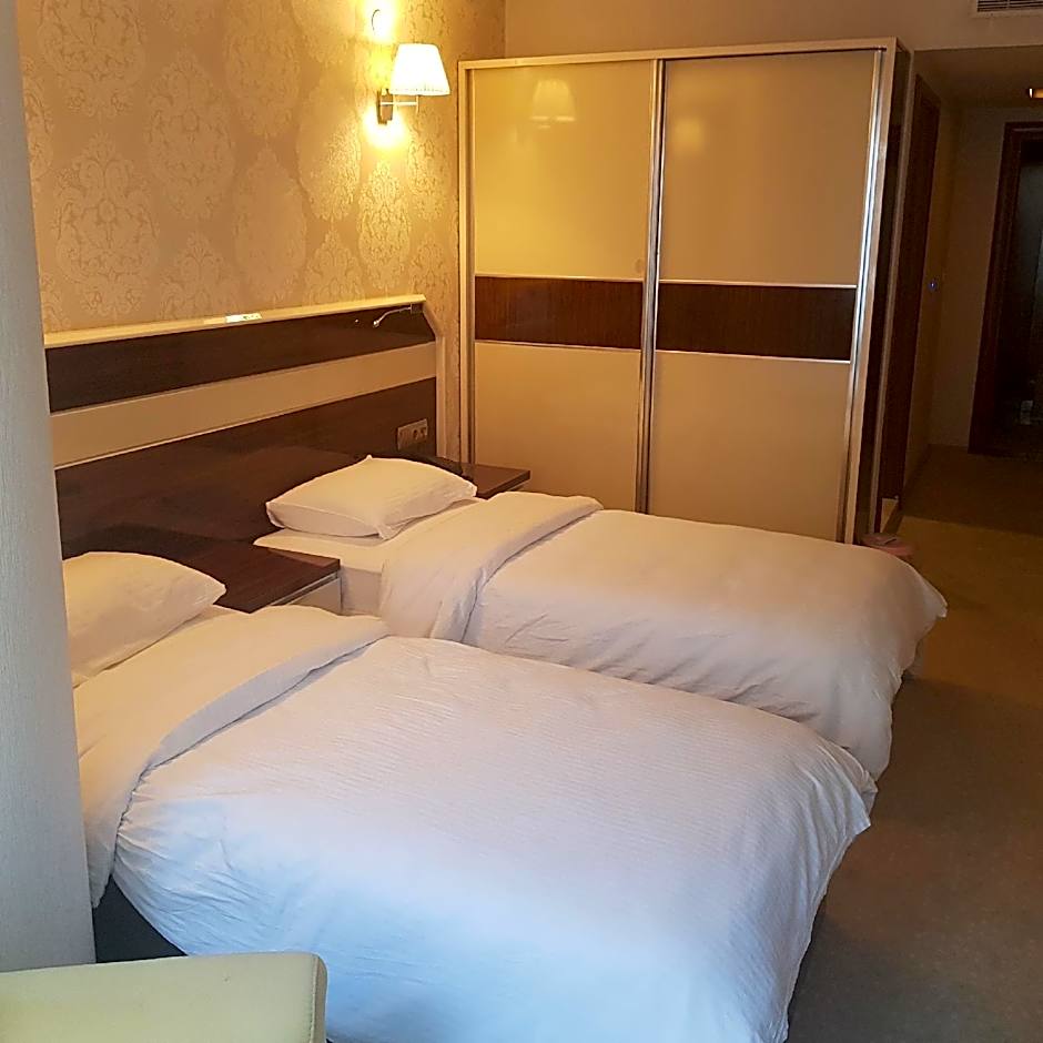 Foto 1 di 3 di 2 Twin Beds