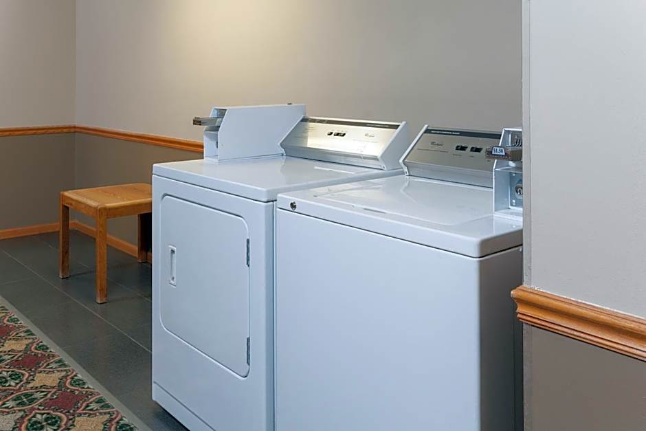 Super 8 by Wyndham Gilman