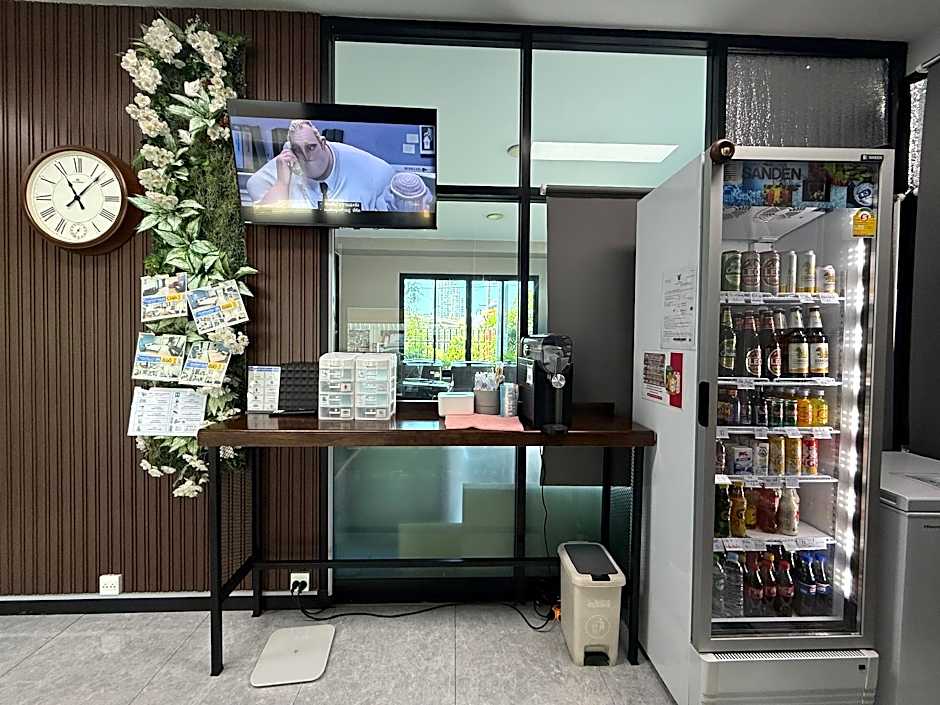 BAAN PAKNAM HOTEL