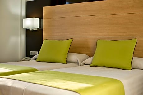 Superior Twin Room - Non-Smoking